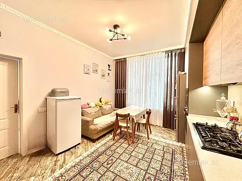 Satılır 6 otaqlı həyət evi 240 m²