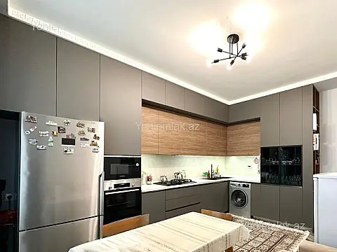 Satılır 6 otaqlı həyət evi 240 m²