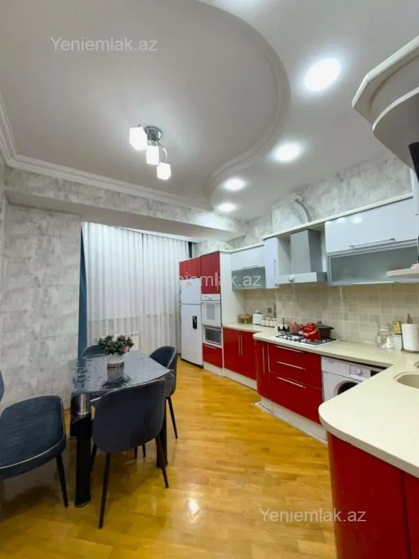 Satılır 2 otaqlı yeni tikili 100 m²