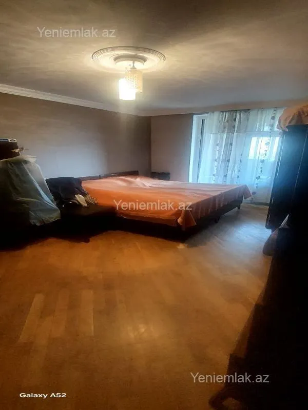 Satılır 2 otaqlı köhnə tikili 55 m²