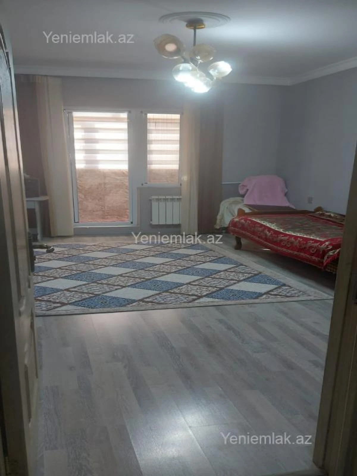 Satılır 4 otaqlı köhnə tikili 100 m²