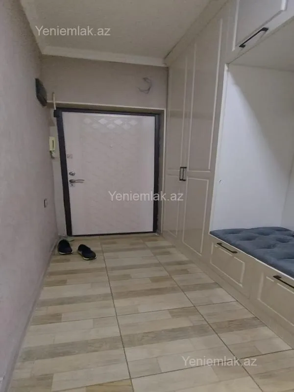 Satılır 4 otaqlı köhnə tikili 100 m²