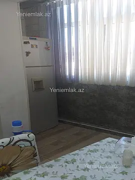 Satılır 4 otaqlı köhnə tikili 100 m²