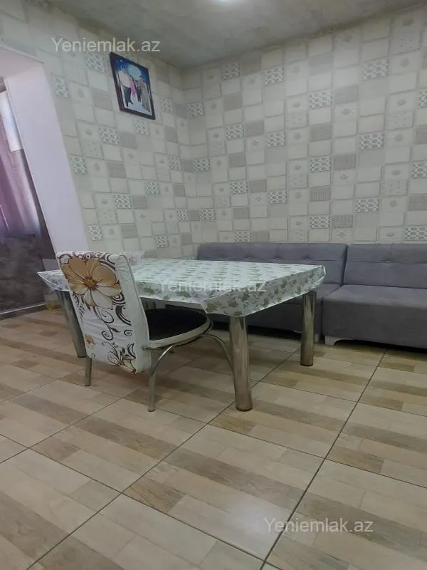 Satılır 4 otaqlı köhnə tikili 100 m²
