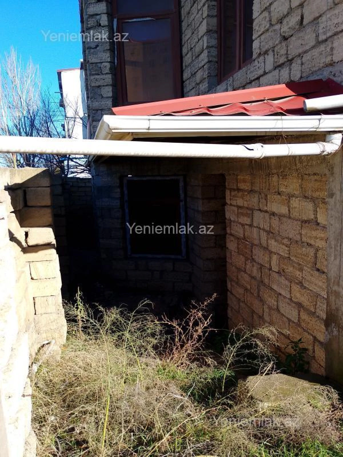 Satılır 10 otaqlı həyət evi 330 m²