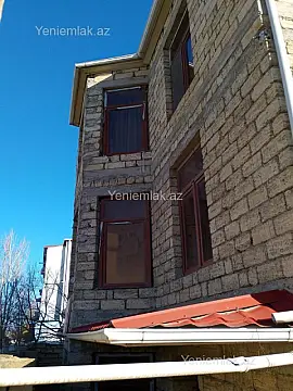 Satılır 10 otaqlı həyət evi 330 m²