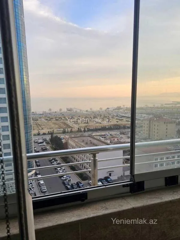 Satılır 3 otaqlı yeni tikili 120 m²