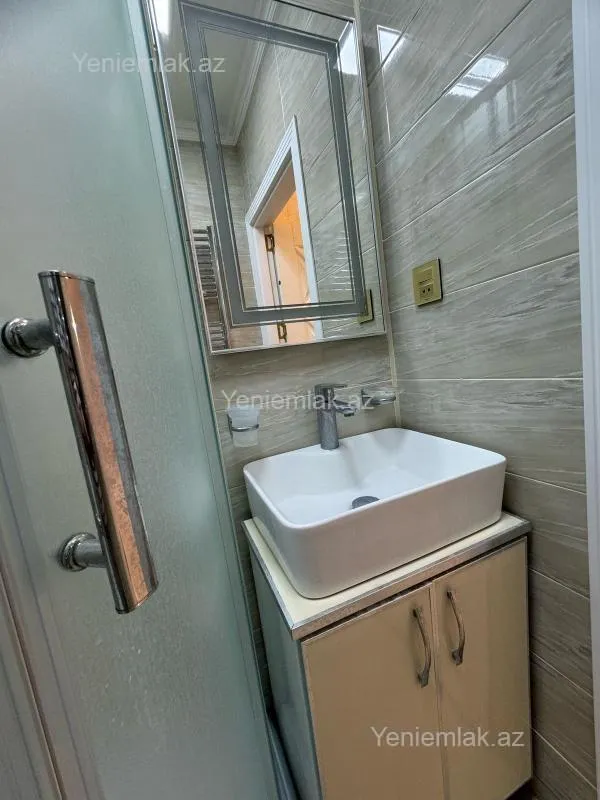 Satılır 3 otaqlı yeni tikili 65 m²