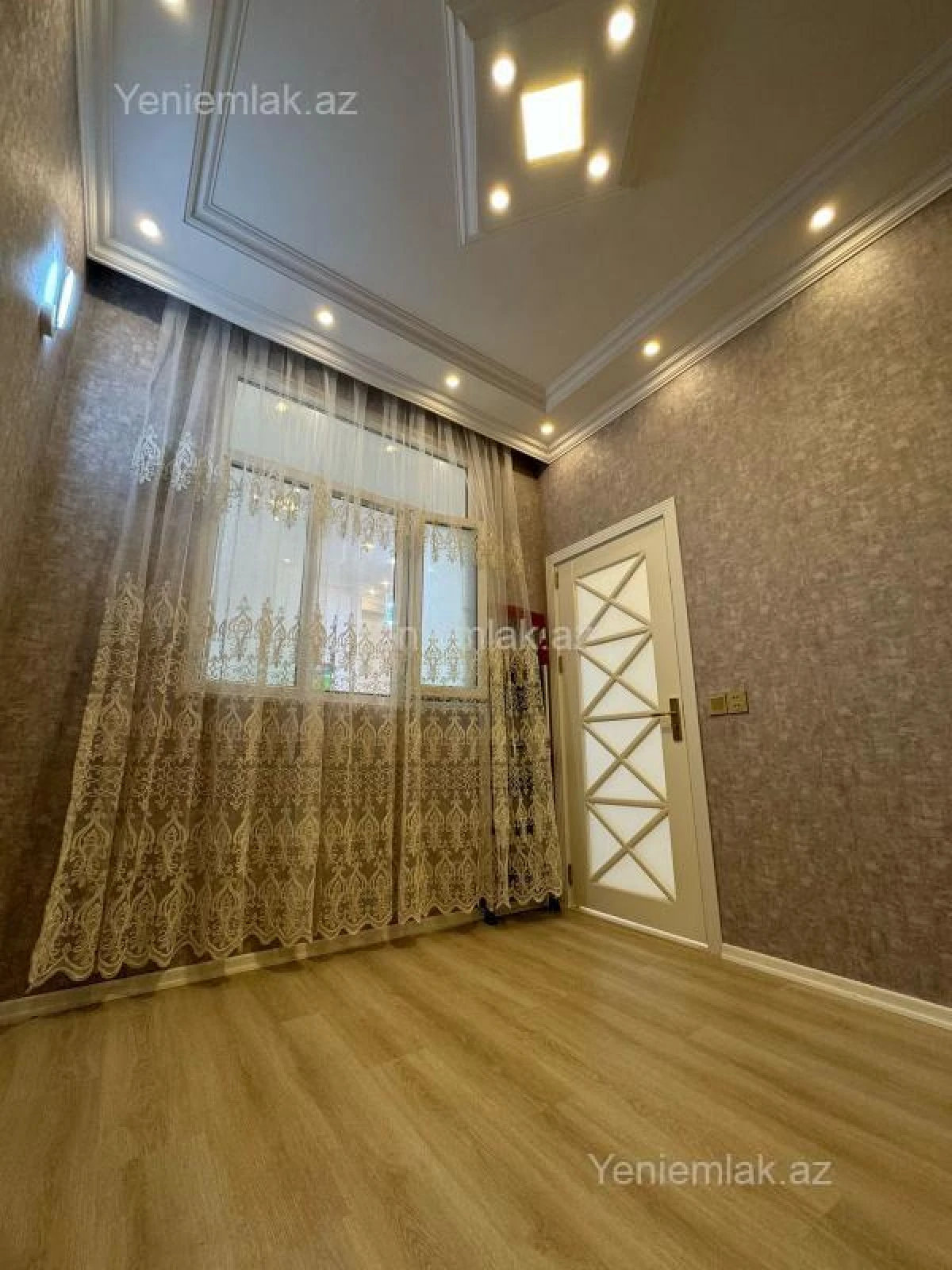 Satılır 3 otaqlı yeni tikili 65 m²