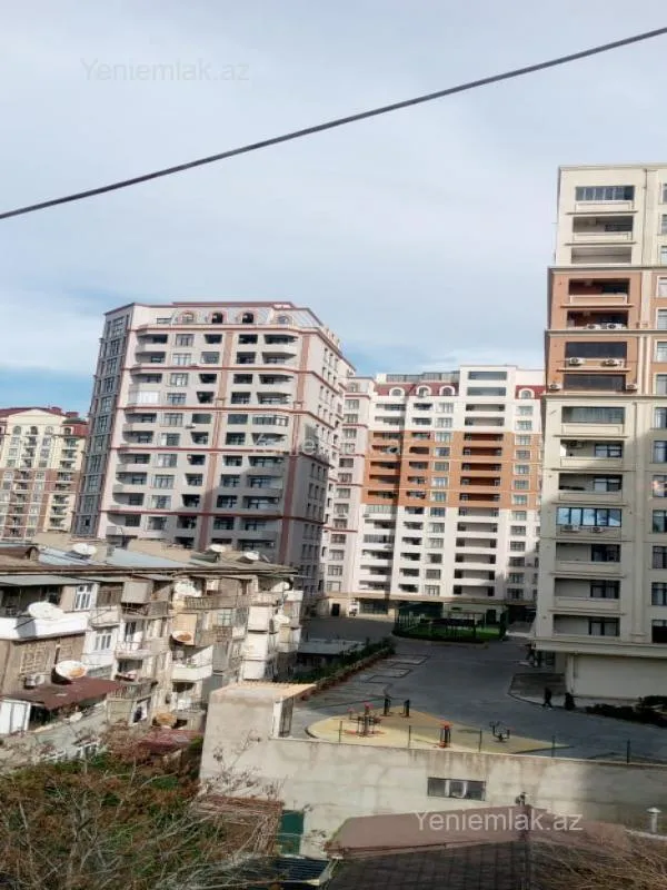 Satılır 2 otaqlı köhnə tikili 50 m²