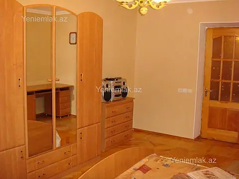 Satılır 3 otaqlı köhnə tikili 80 m²