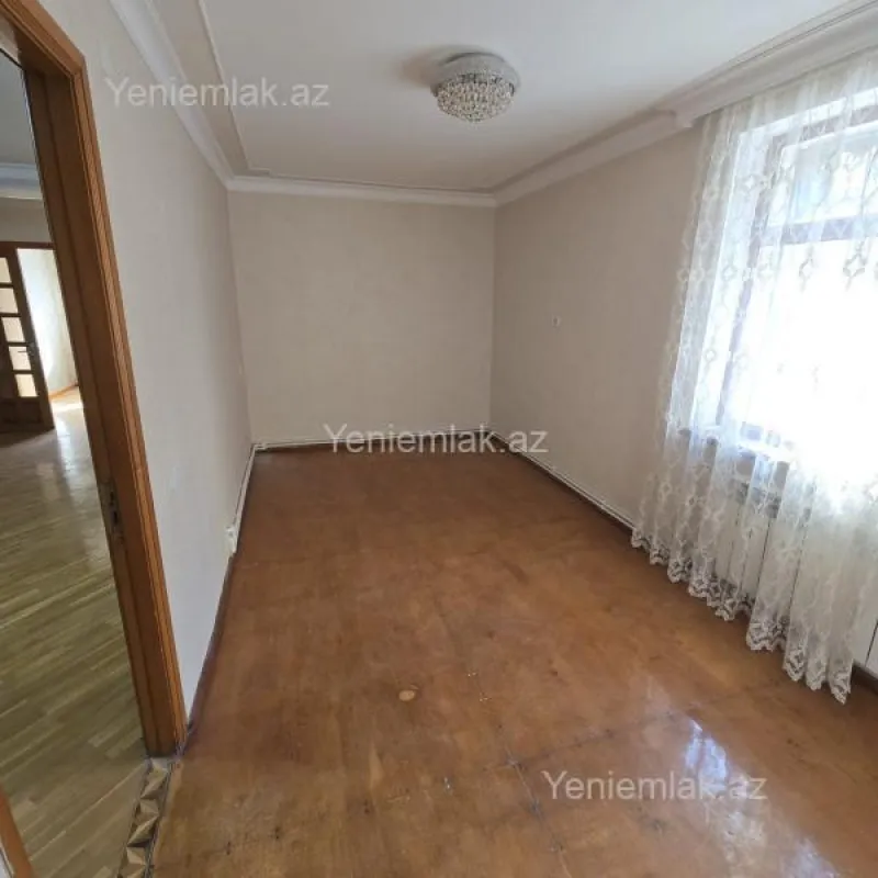 Satılır 3 otaqlı köhnə tikili 70 m²