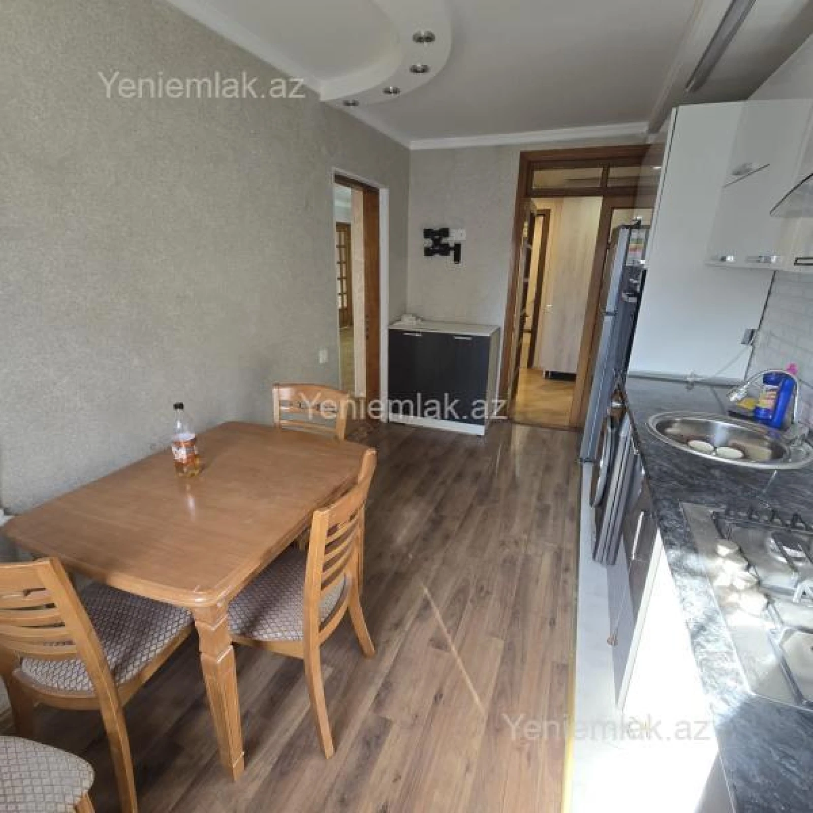 Satılır 3 otaqlı köhnə tikili 70 m²
