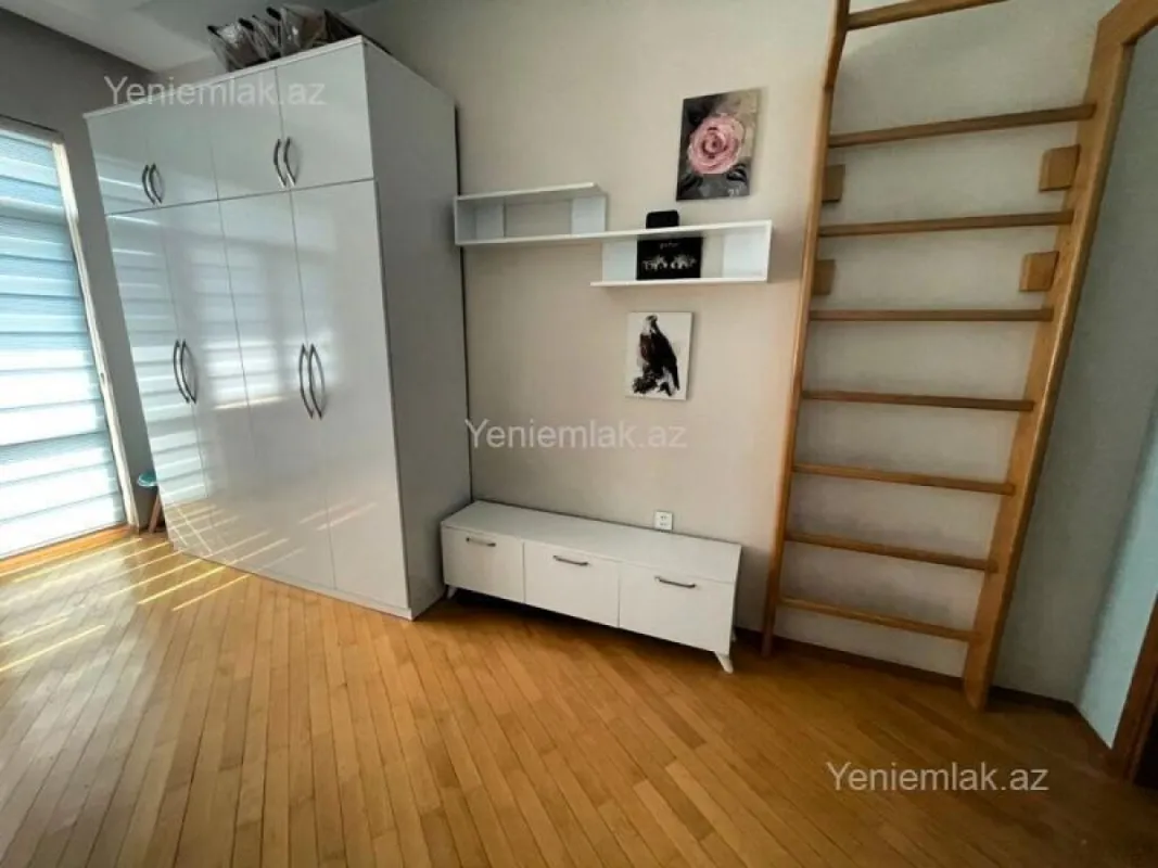 Satılır 3 otaqlı yeni tikili 136 m²