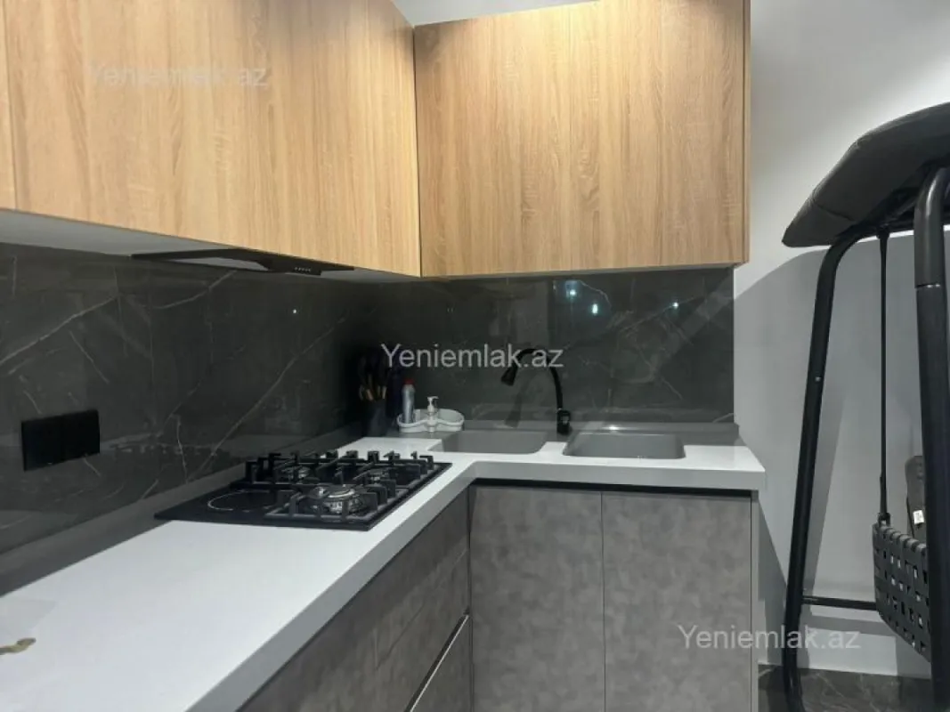 Satılır 5 otaqlı həyət evi 215 m²