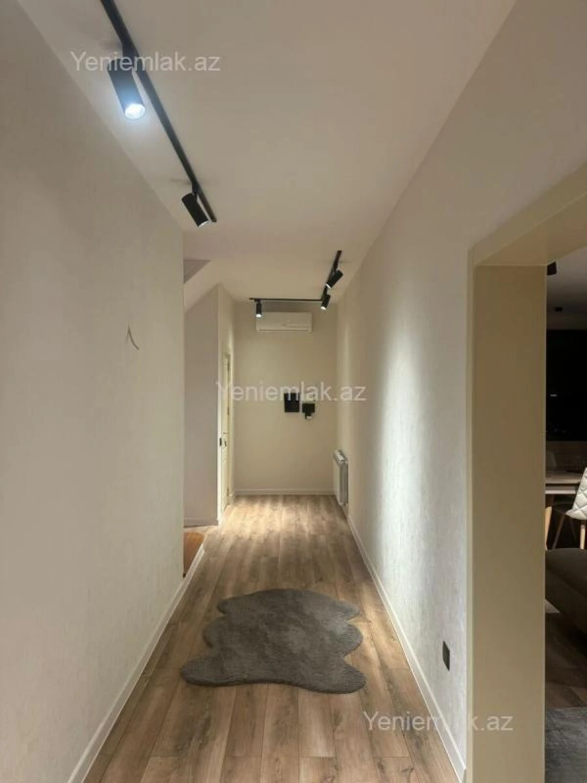 Satılır 5 otaqlı həyət evi 215 m²