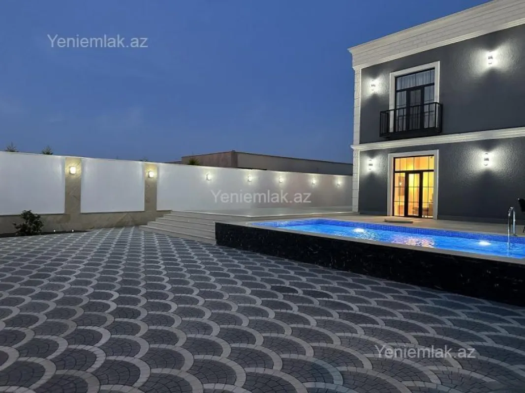 Satılır 5 otaqlı həyət evi 215 m²