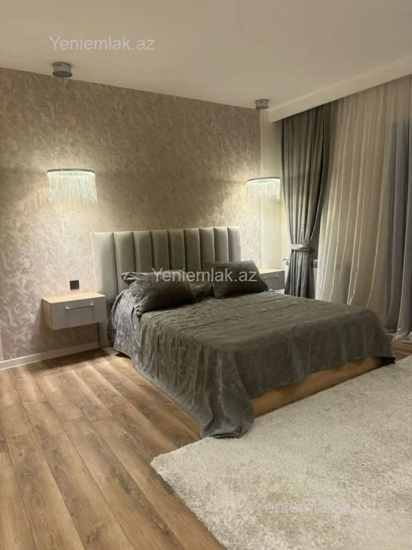 Satılır 5 otaqlı həyət evi 215 m²