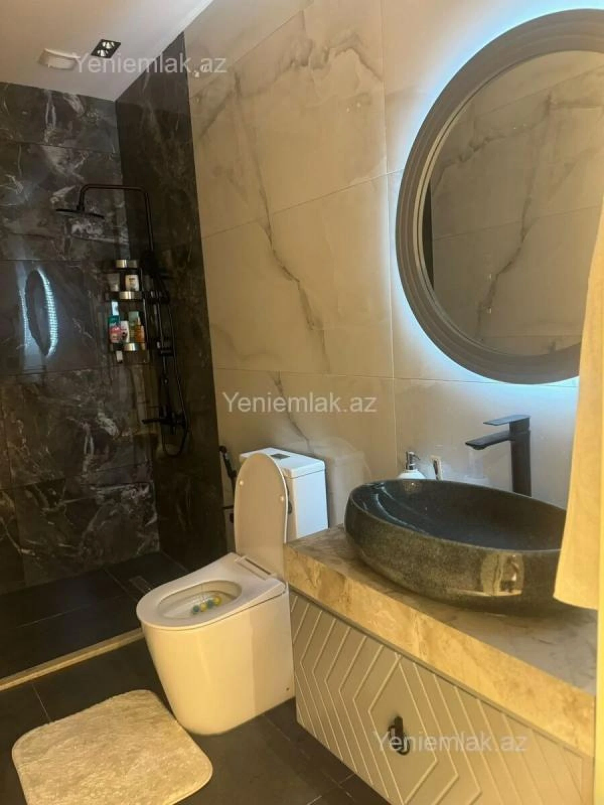 Satılır 5 otaqlı həyət evi 215 m²