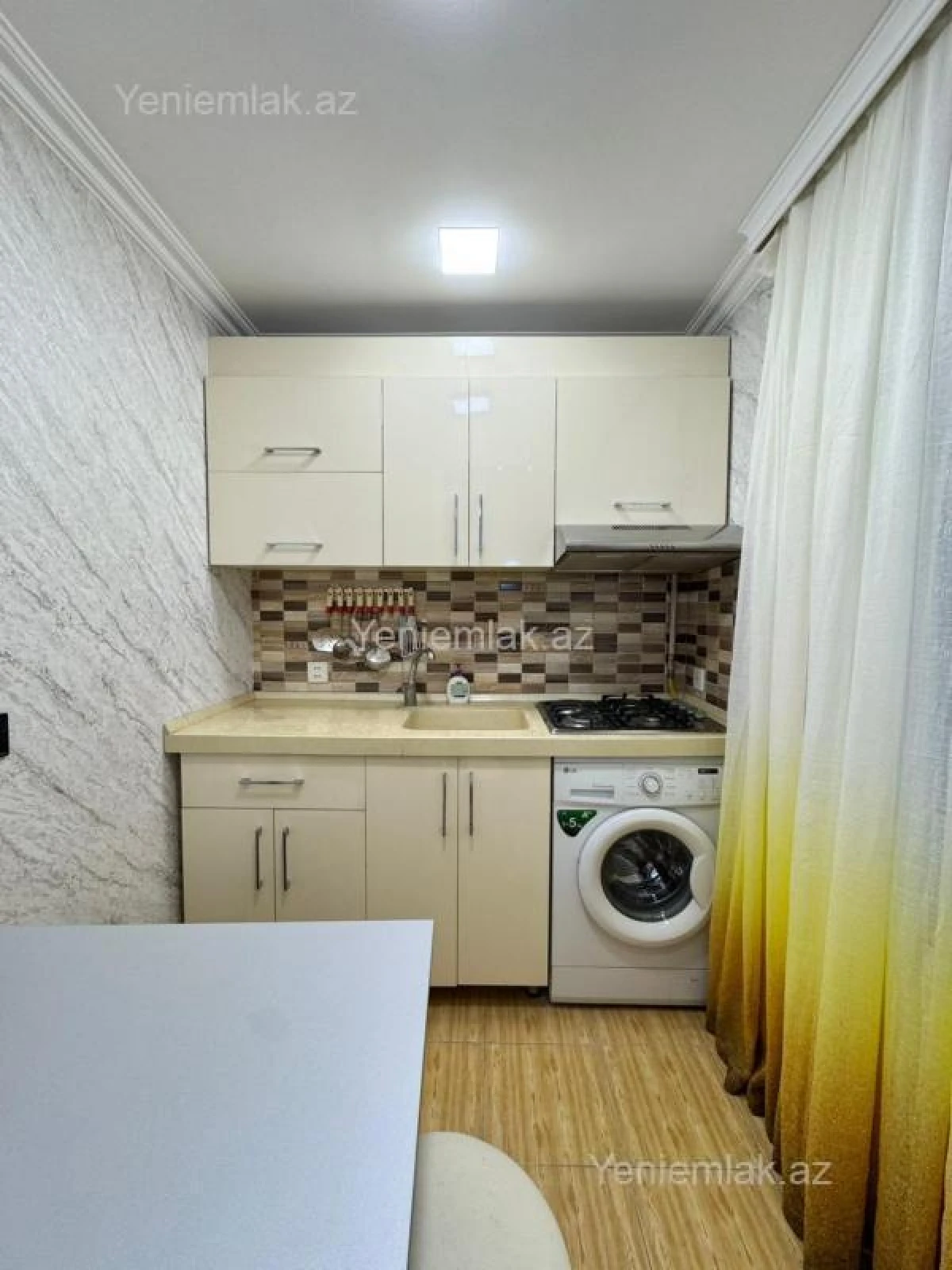 Satılır 2 otaqlı köhnə tikili 35 m²