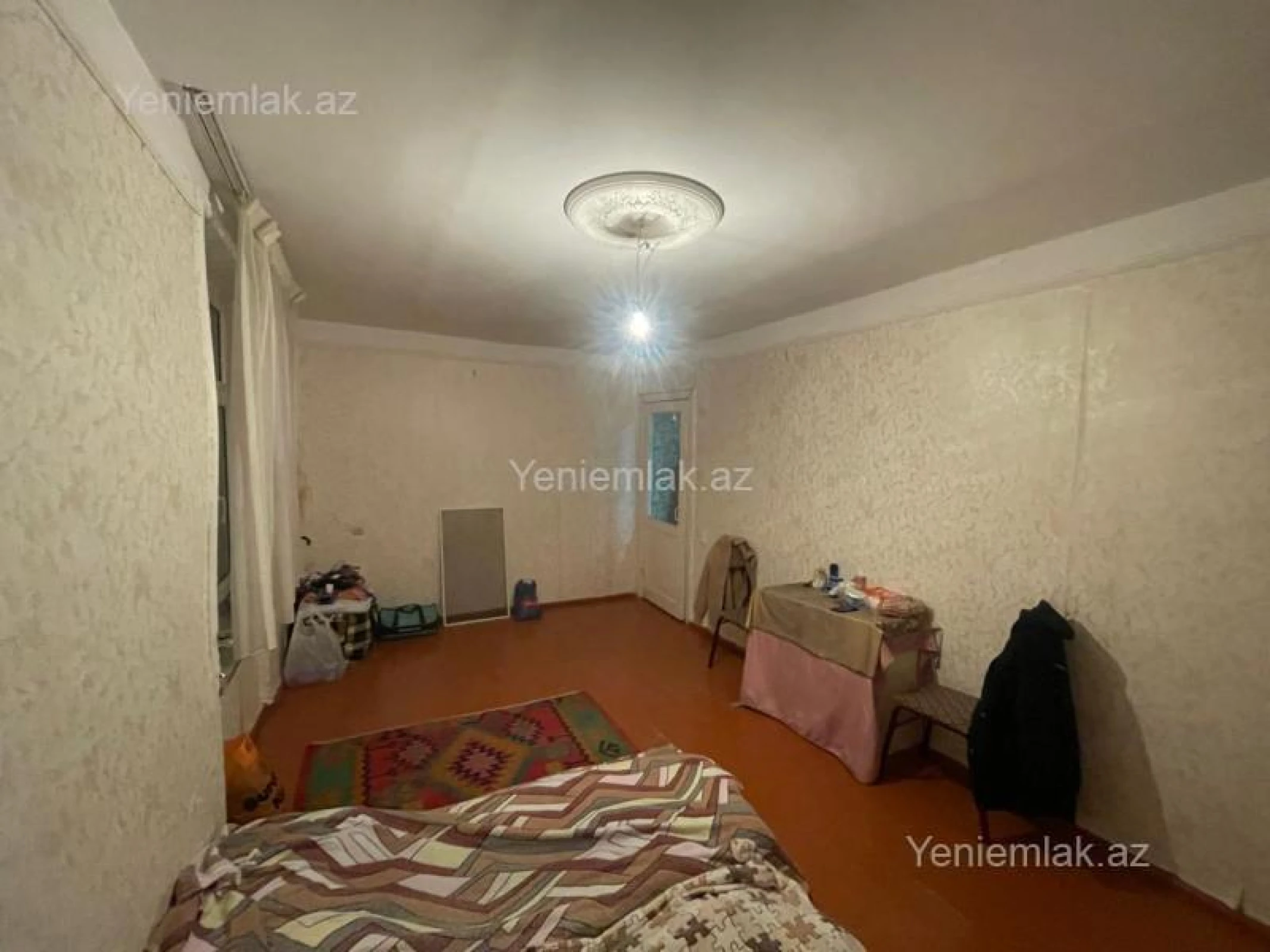 Satılır 1 otaqlı köhnə tikili 35 m²