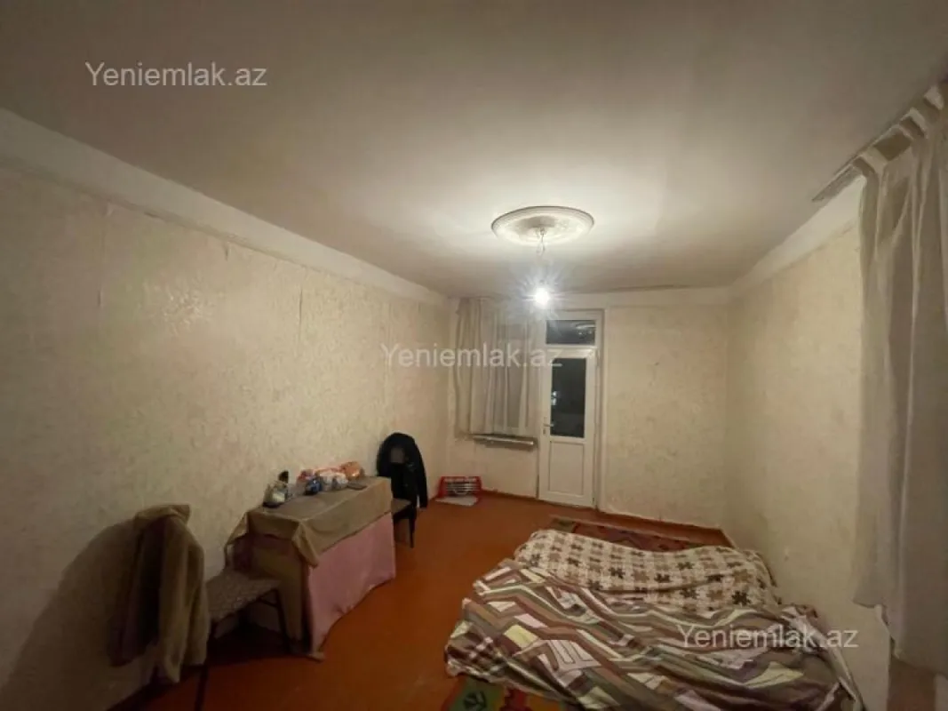 Satılır 1 otaqlı köhnə tikili 35 m²