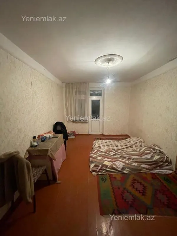 Satılır 1 otaqlı köhnə tikili 35 m²