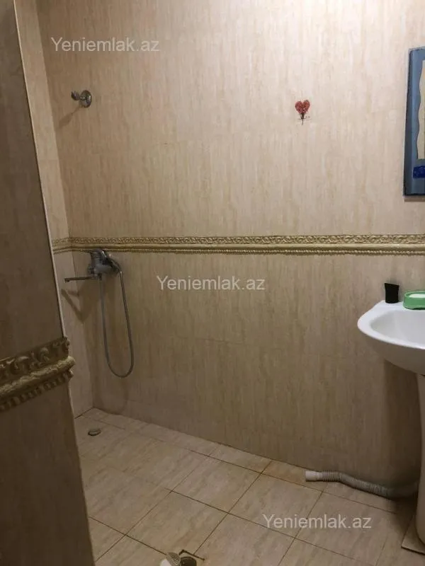 Satılır 3 otaqlı yeni tikili 70 m²