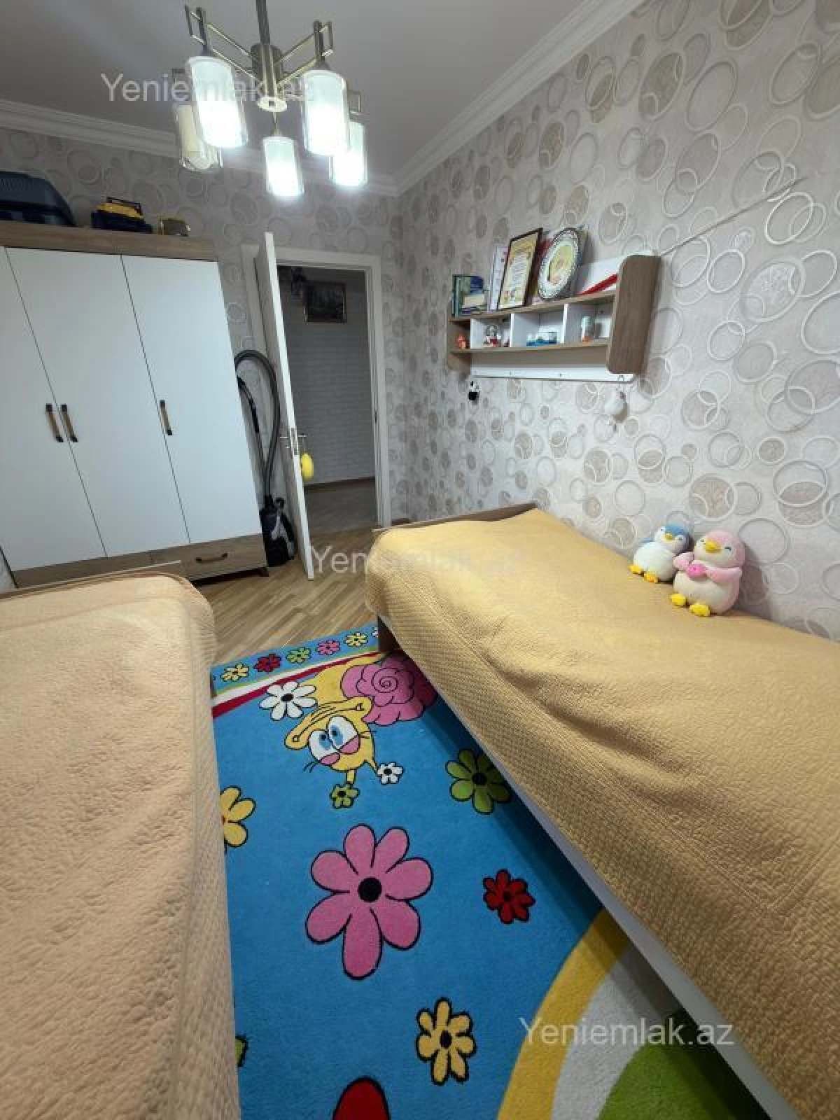 Satılır 3 otaqlı köhnə tikili 80 m²