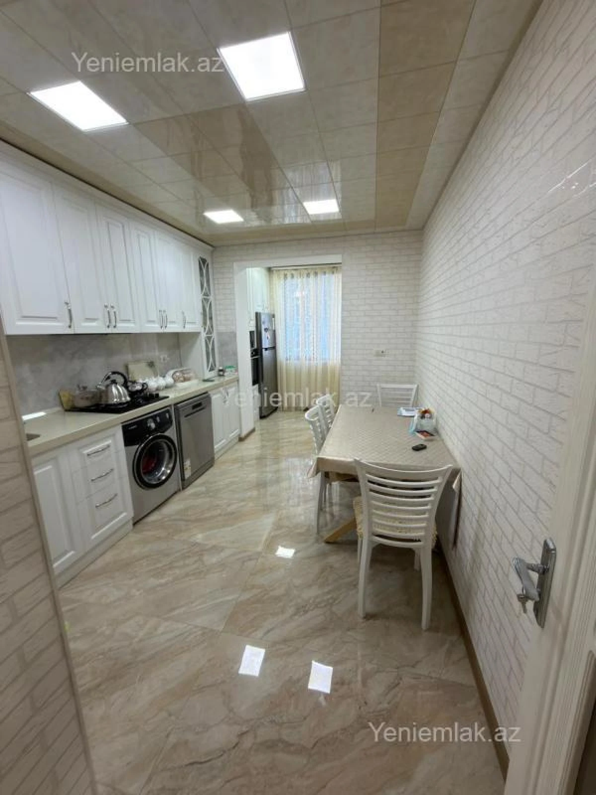 Satılır 3 otaqlı köhnə tikili 80 m²