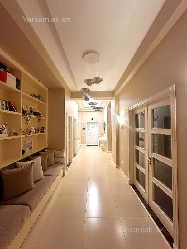 Satılır 4 otaqlı yeni tikili 200.55 m²