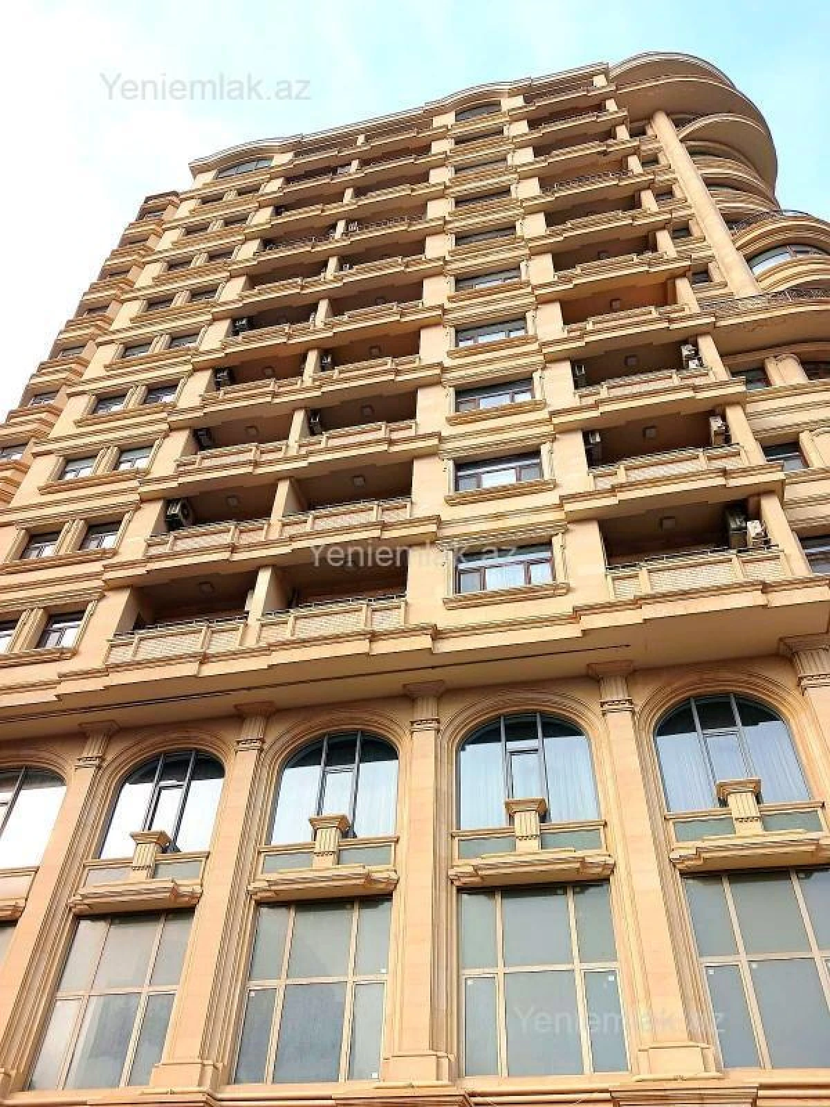 Satılır 4 otaqlı yeni tikili 200.55 m²