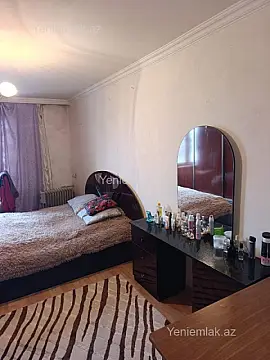 Satılır 3 otaqlı köhnə tikili 75 m²