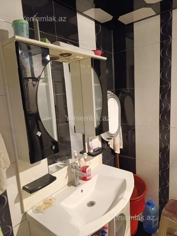 Satılır 3 otaqlı köhnə tikili 75 m²