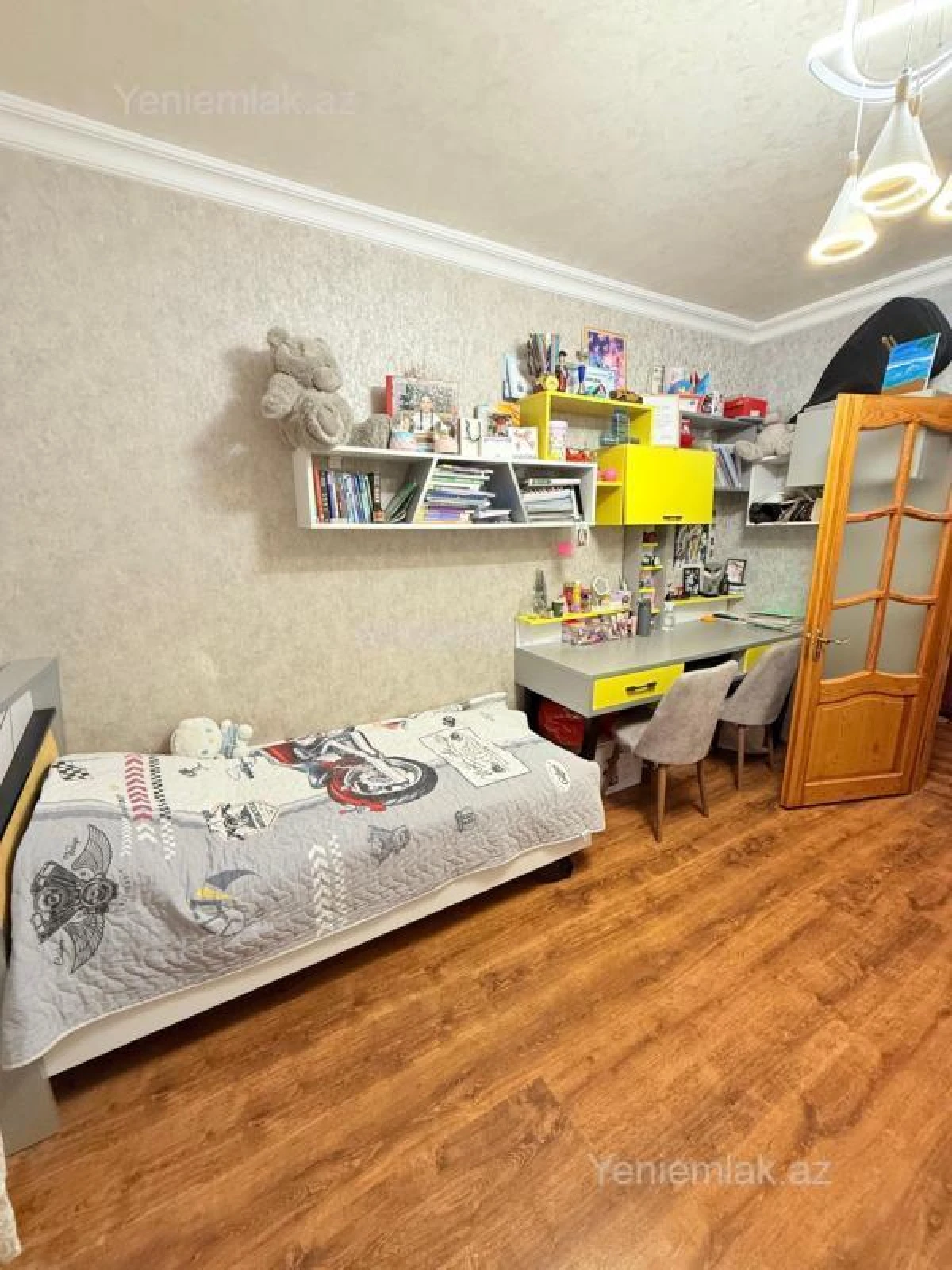 Satılır 3 otaqlı köhnə tikili 90 m²