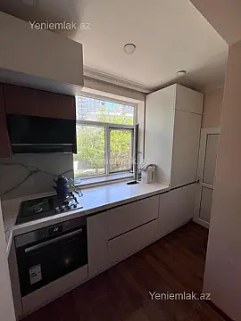 Satılır 3 otaqlı köhnə tikili 90 m²