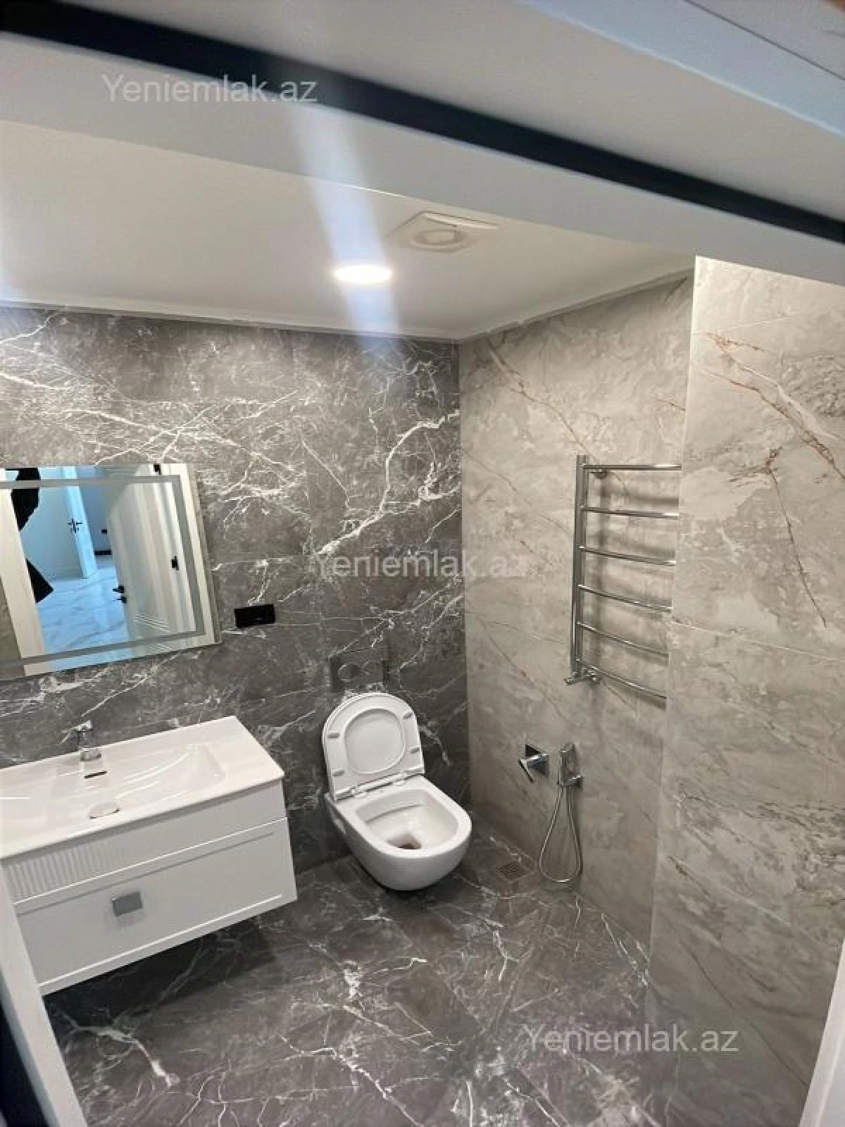 Satılır 3 otaqlı yeni tikili 120 m²