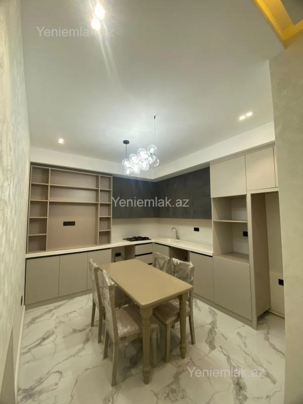 Satılır 3 otaqlı yeni tikili 114 m²