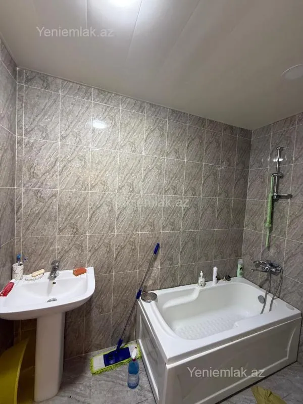 Satılır 3 otaqlı yeni tikili 73 m²