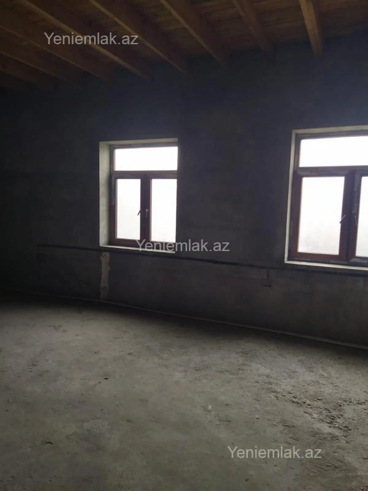 Satılır 8 otaqlı həyət evi 350 m²