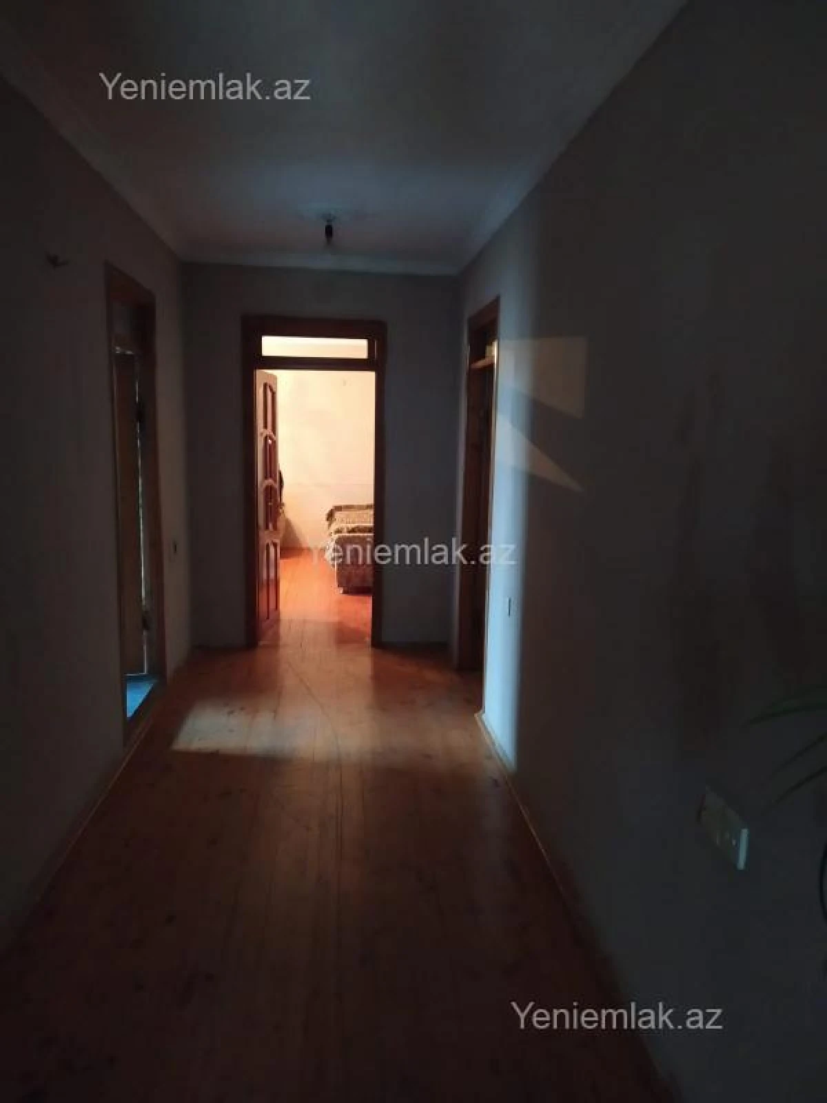 Satılır 8 otaqlı həyət evi 350 m²