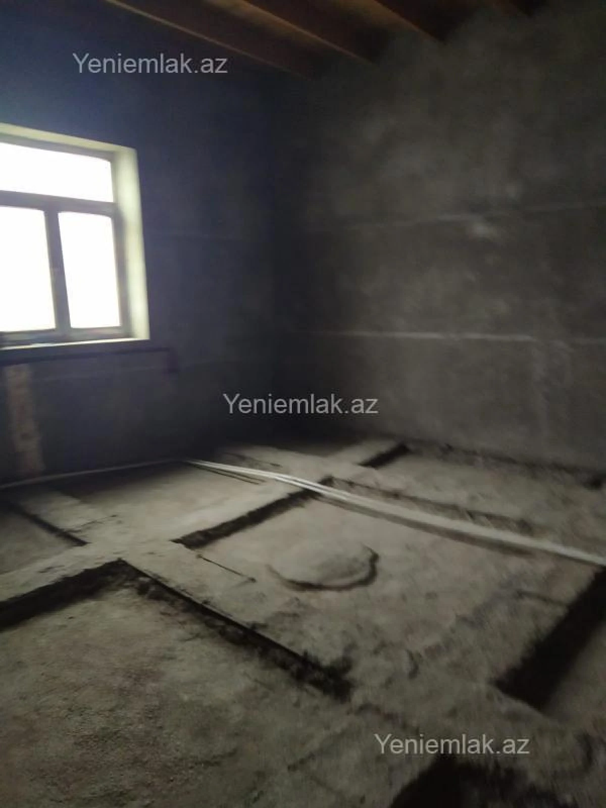 Satılır 8 otaqlı həyət evi 350 m²