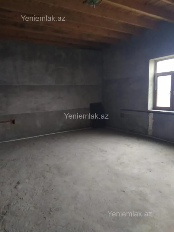 Satılır 8 otaqlı həyət evi 350 m²