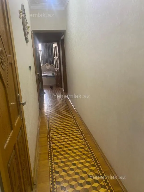 Satılır 3 otaqlı köhnə tikili 100 m²