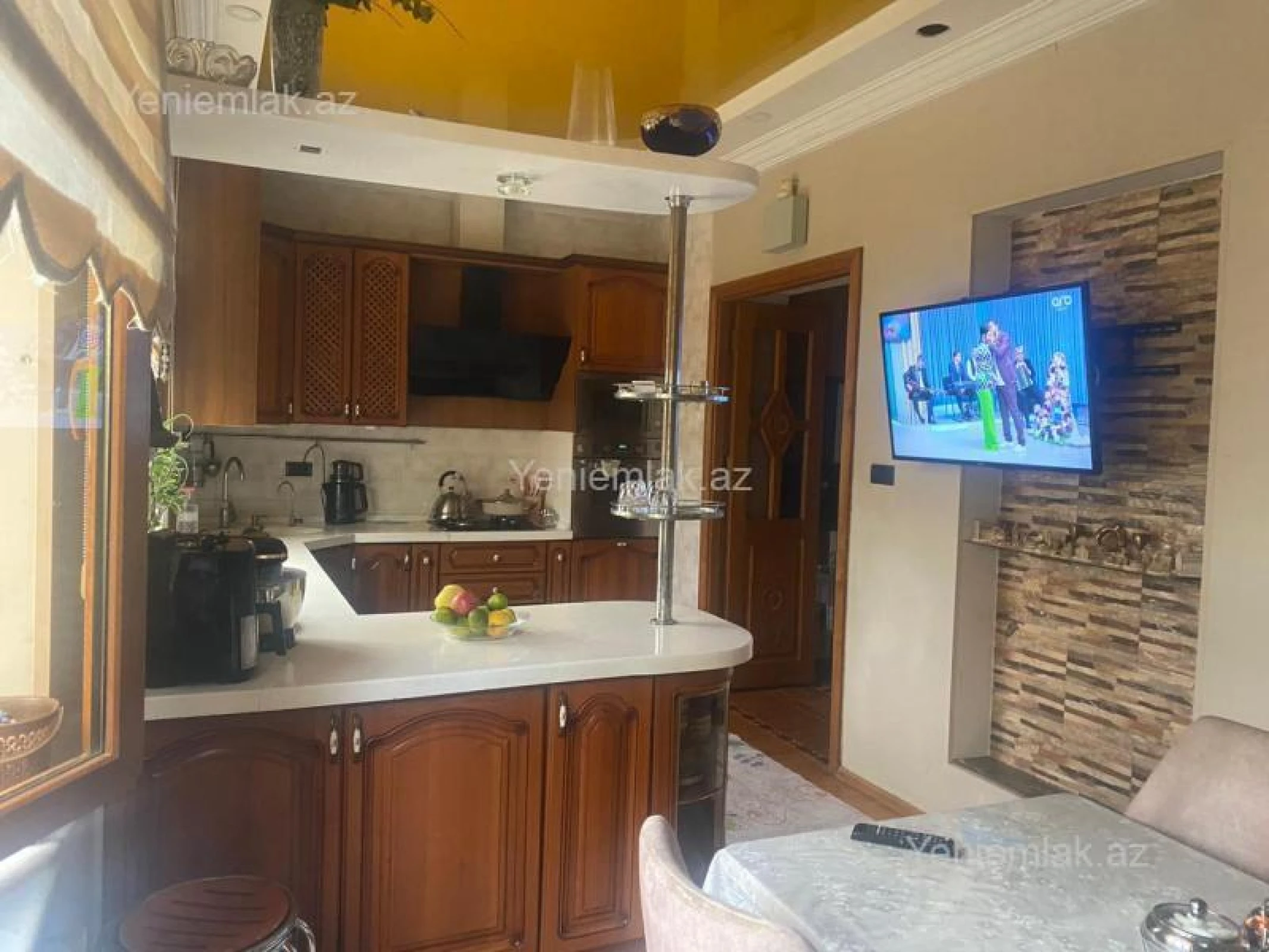 Satılır 3 otaqlı köhnə tikili 100 m²