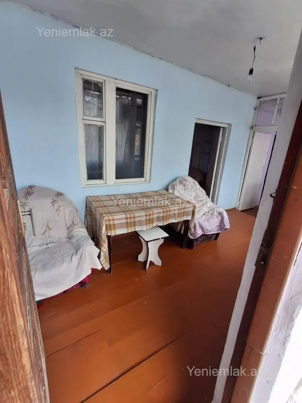 Satılır 9 otaqlı həyət evi 220 m²