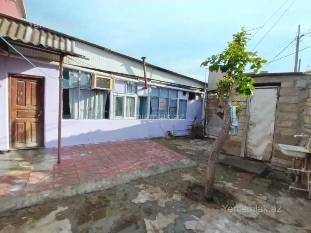 Satılır 9 otaqlı həyət evi 220 m²
