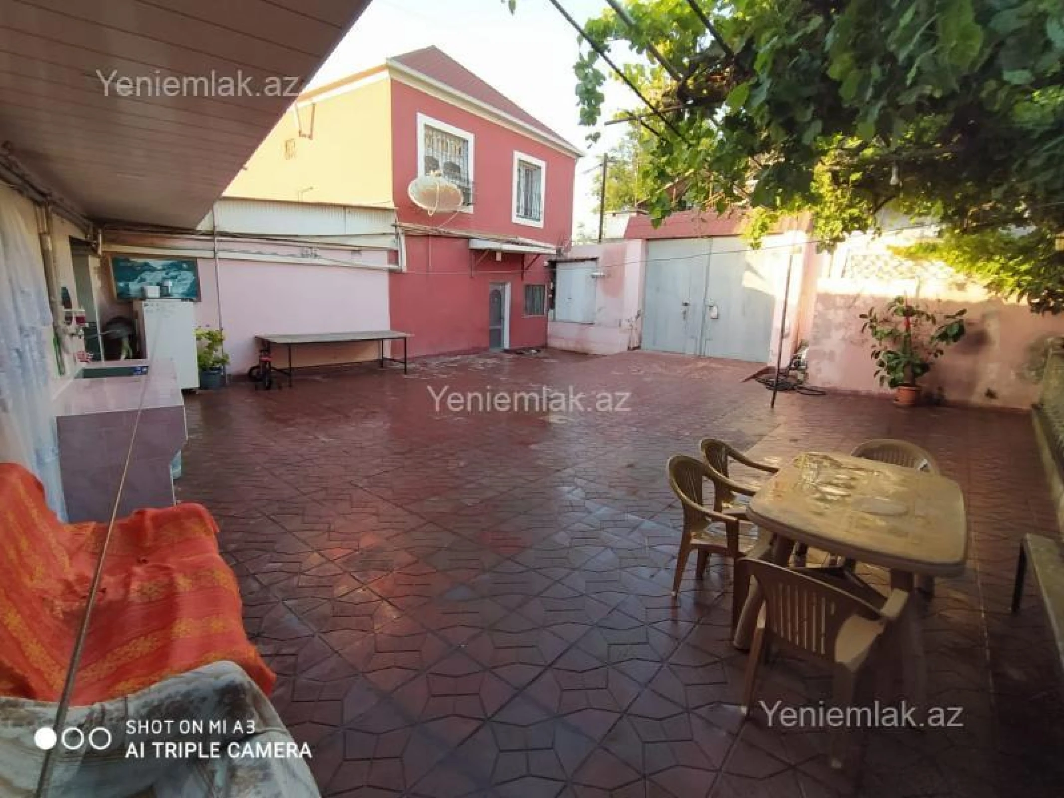 Satılır 9 otaqlı həyət evi 220 m²
