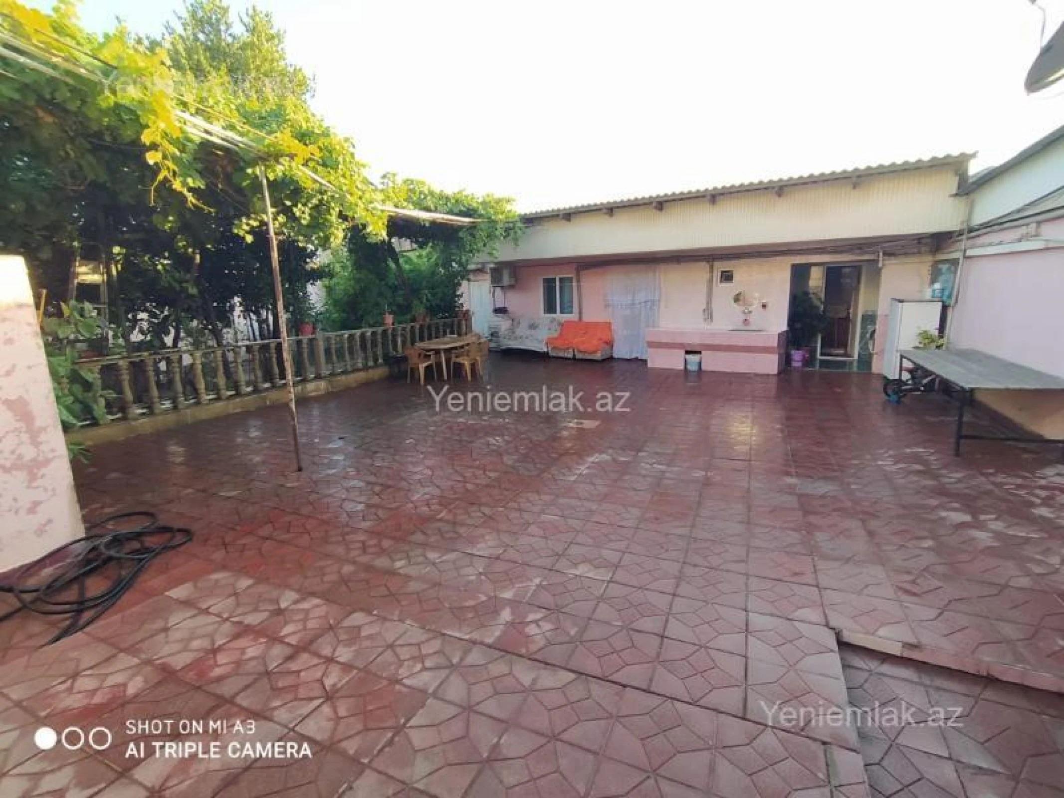 Satılır 9 otaqlı həyət evi 220 m²