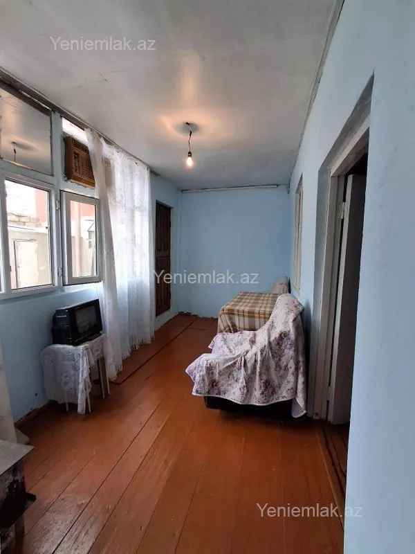 Satılır 9 otaqlı həyət evi 220 m²